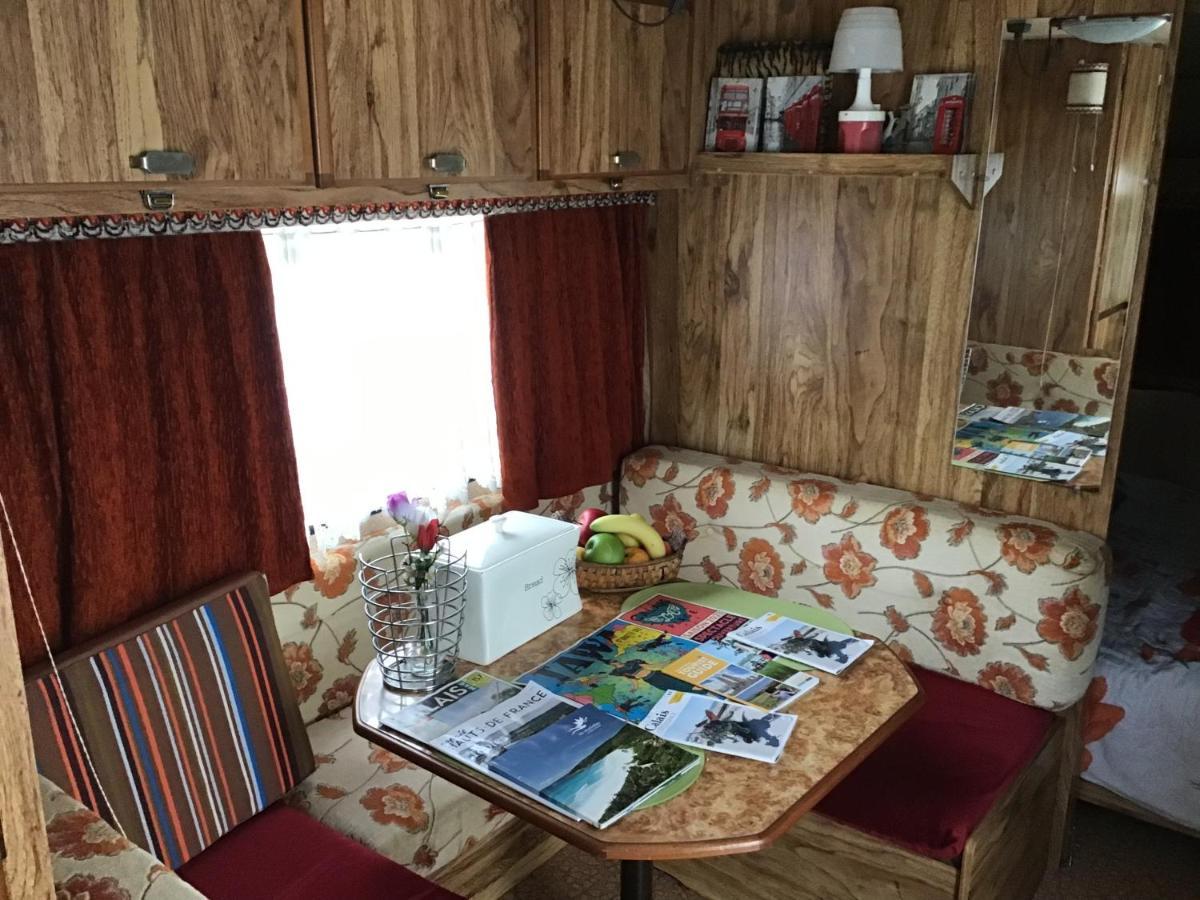 Vintage Caravane Les Attaques Exteriör bild